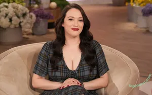 Kat Dennings / OfficialKat / katdenningsss nude photo #0650