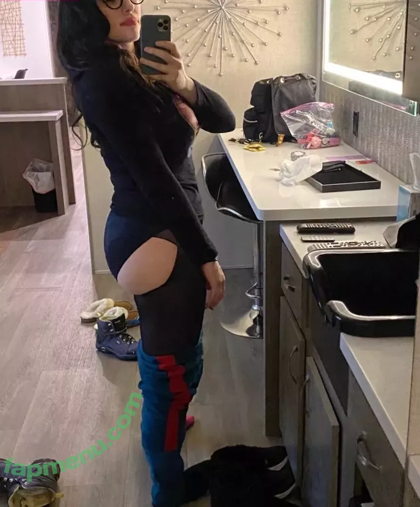 Kat Dennings nude photo #0001 (OfficialKat / katdenningsss)