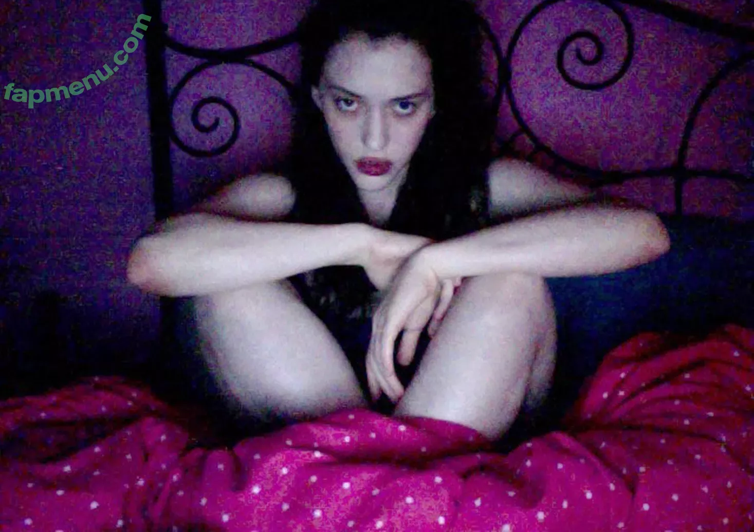 Kat Dennings nude photo #0006 (OfficialKat / katdenningsss)