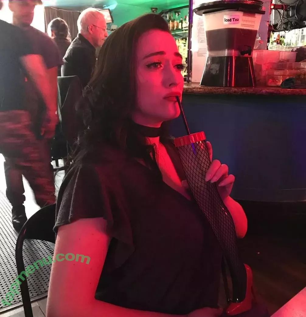 Kat Dennings nude photo #0016 (OfficialKat / katdenningsss)