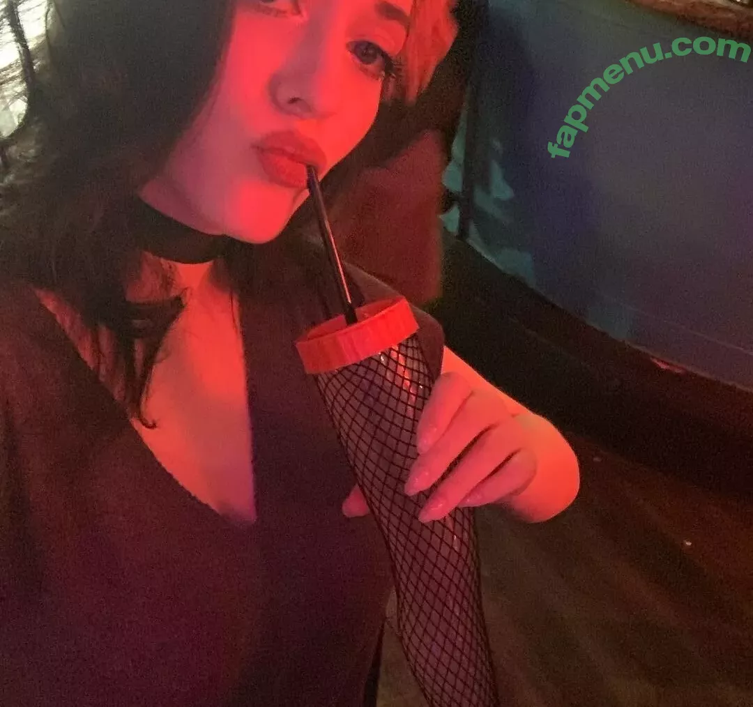 Kat Dennings nude photo #0021 (OfficialKat / katdenningsss)