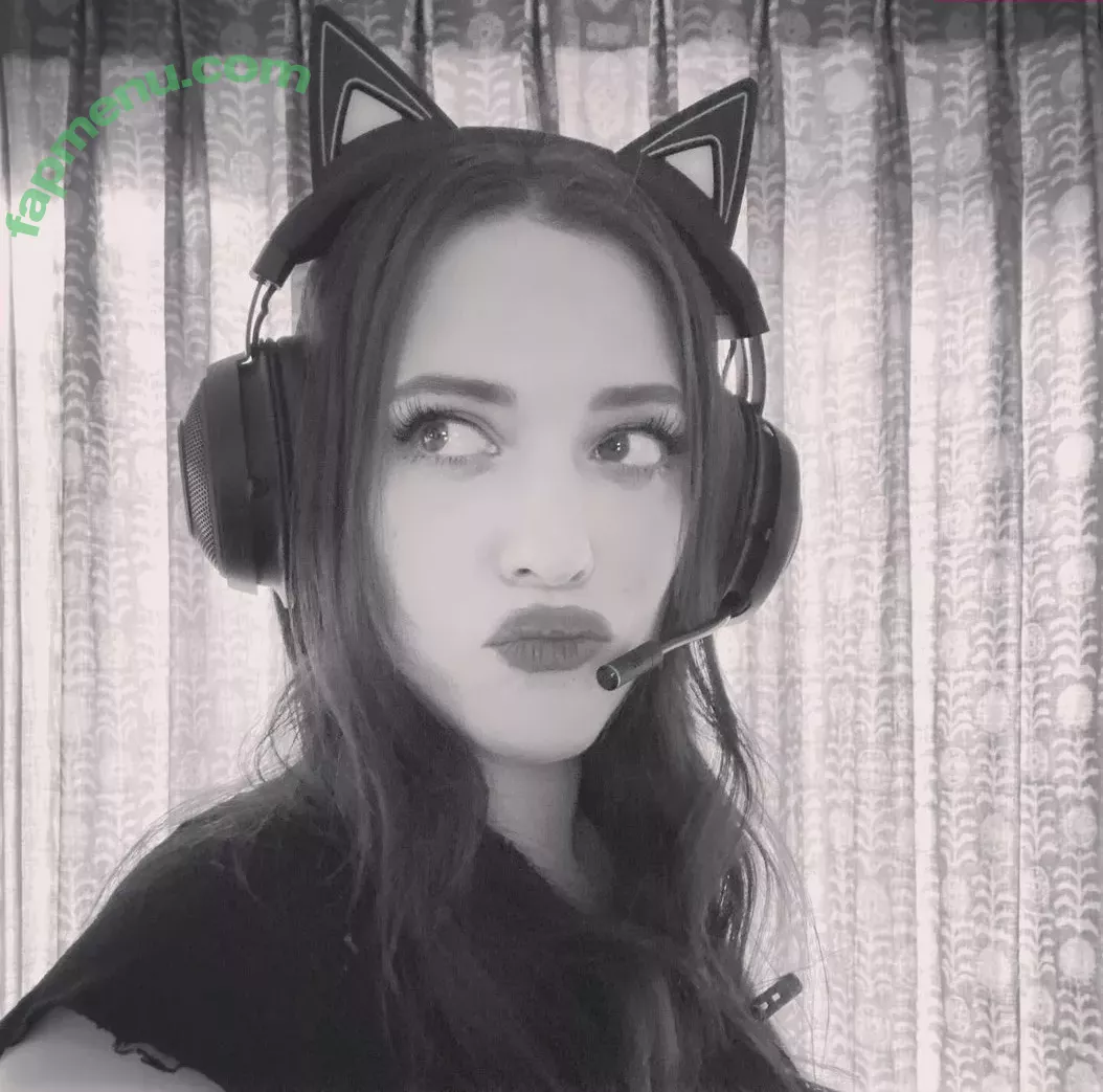 Kat Dennings nude photo #0081 (OfficialKat / katdenningsss)