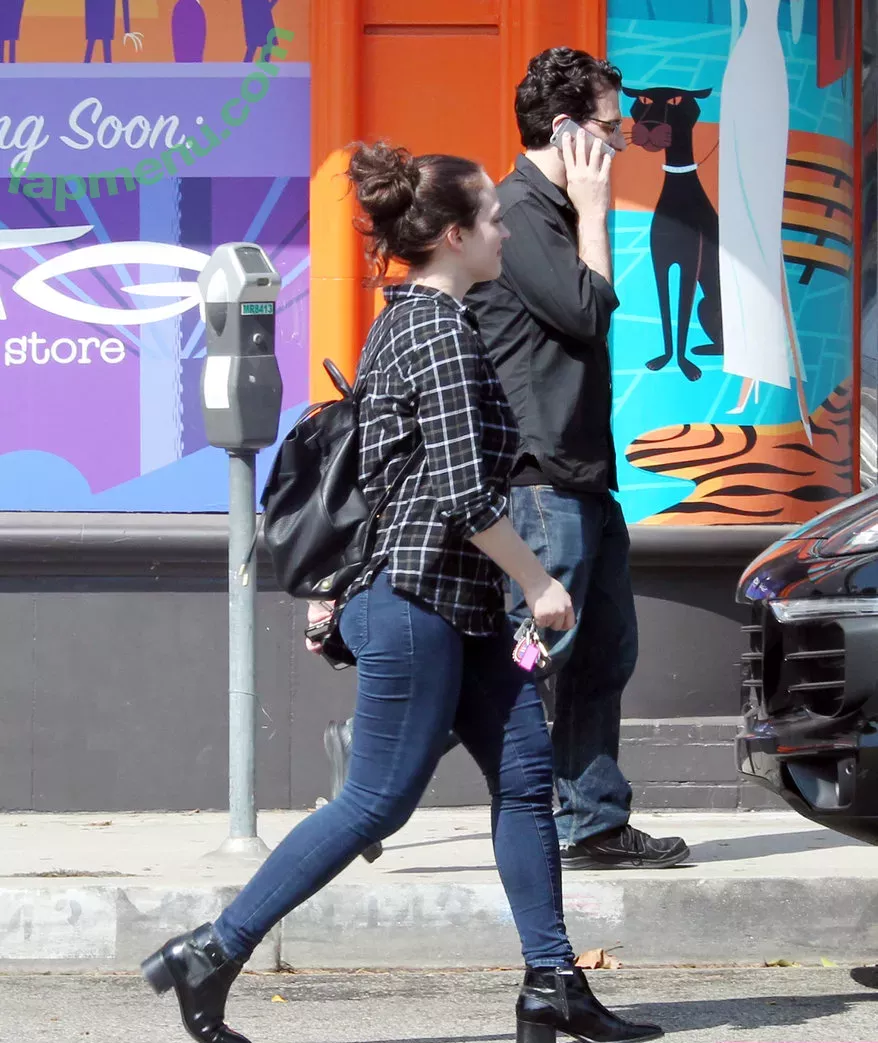 Kat Dennings nude photo #0141 (OfficialKat / katdenningsss)