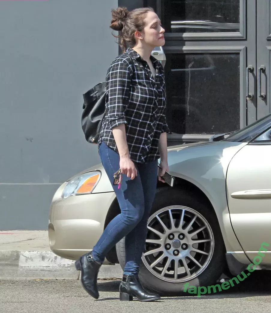 Kat Dennings nude photo #0142 (OfficialKat / katdenningsss)