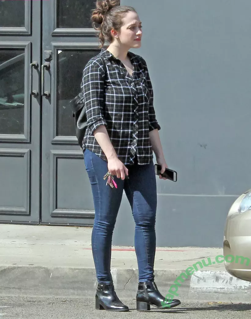Kat Dennings nude photo #0146 (OfficialKat / katdenningsss)