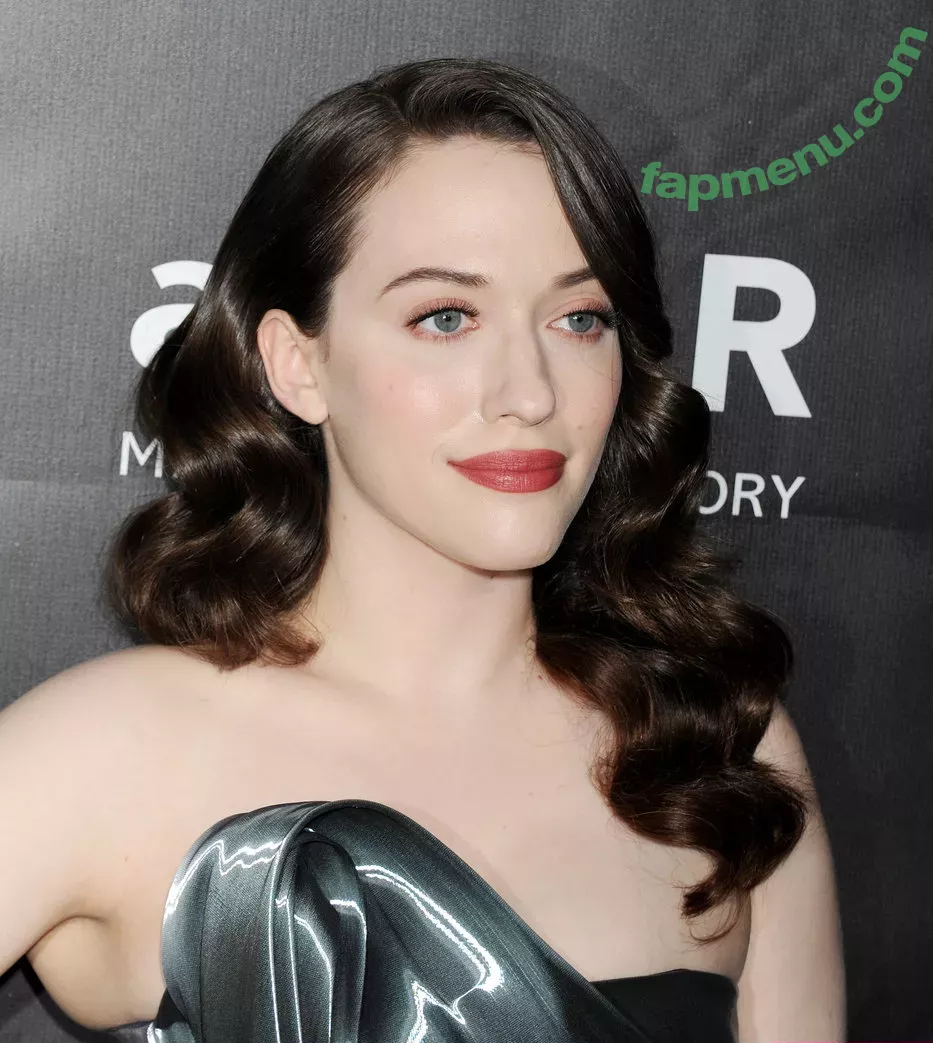 Kat Dennings nude photo #0160 (OfficialKat / katdenningsss)