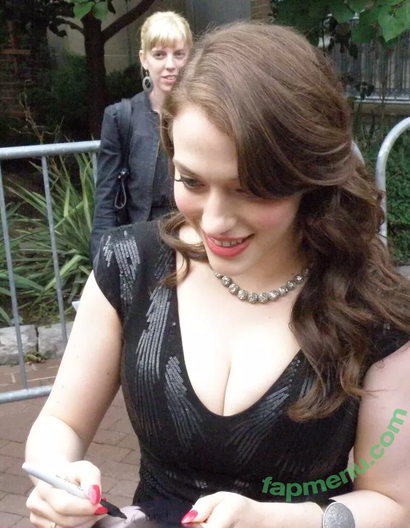Kat Dennings nude photo #0164 (OfficialKat / katdenningsss)