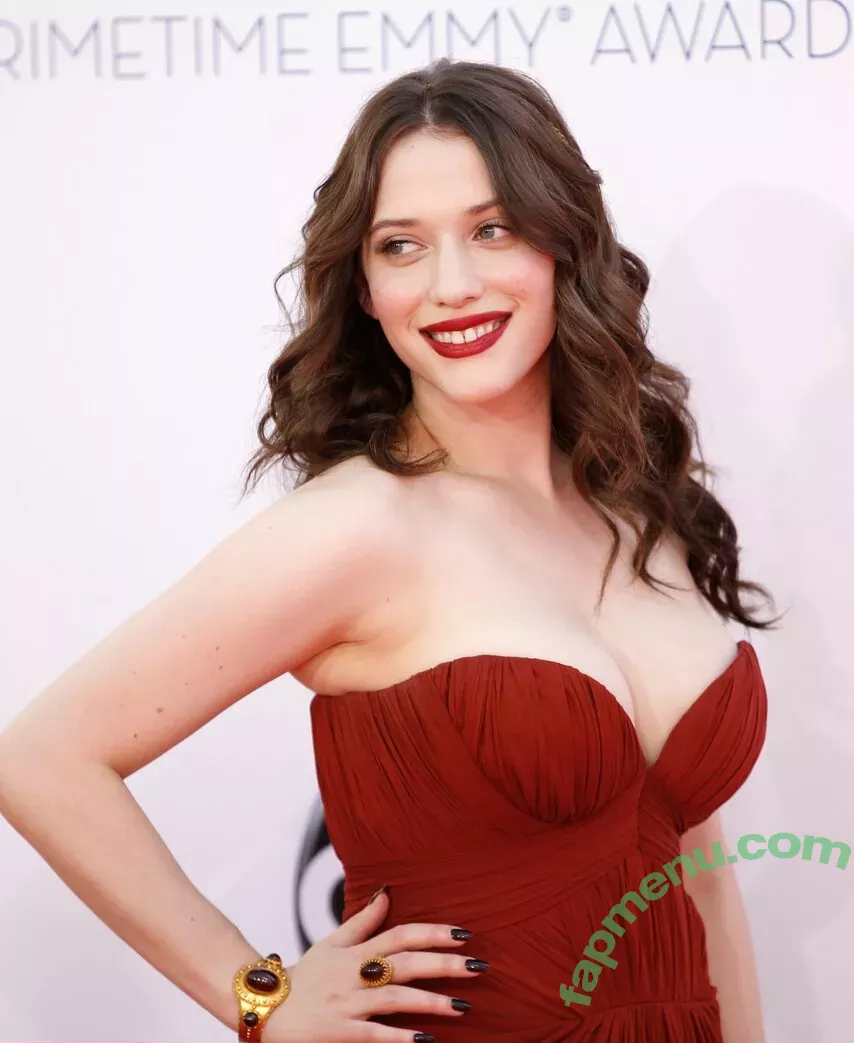 Kat Dennings nude photo #0241 (OfficialKat / katdenningsss)