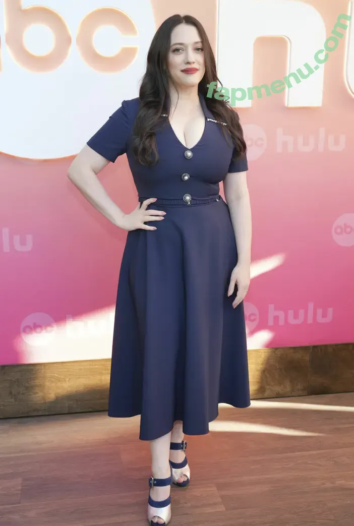 Kat Dennings nude photo #0637 (OfficialKat / katdenningsss)