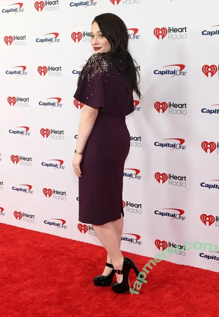 Kat Dennings nude photo #0674 (OfficialKat / katdenningsss)