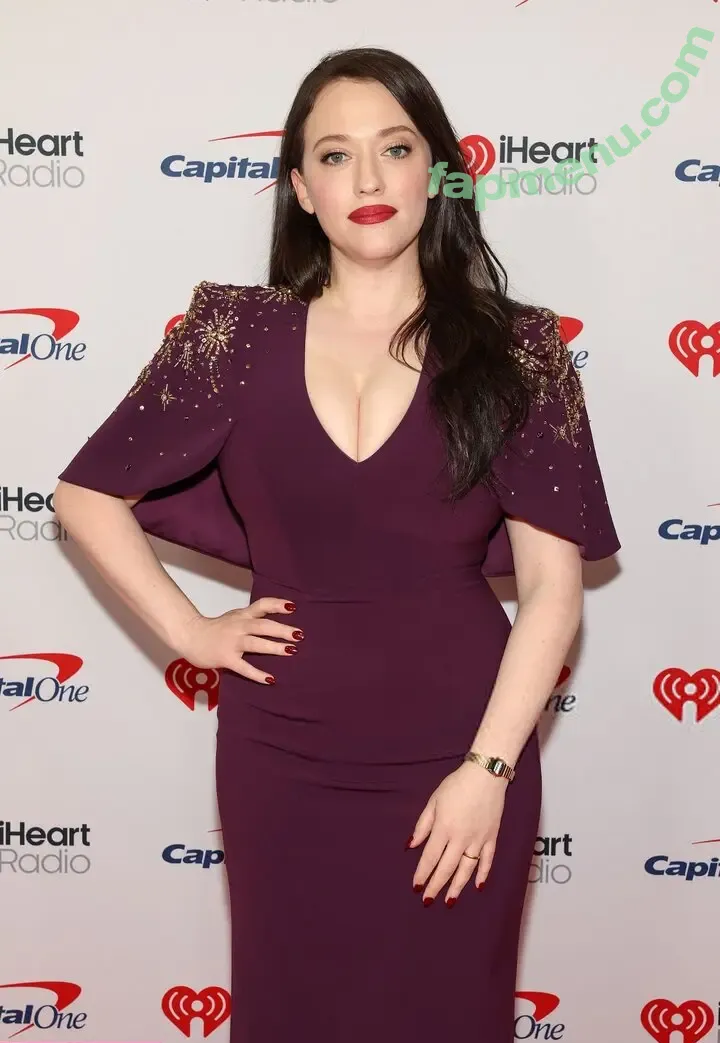 Kat Dennings nude photo #0679 (OfficialKat / katdenningsss)