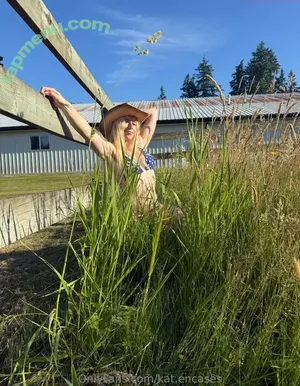 kat.encases / karltowns nude photo #0047