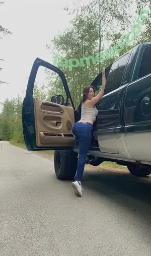 kat.encases / karltowns nude photo #0060