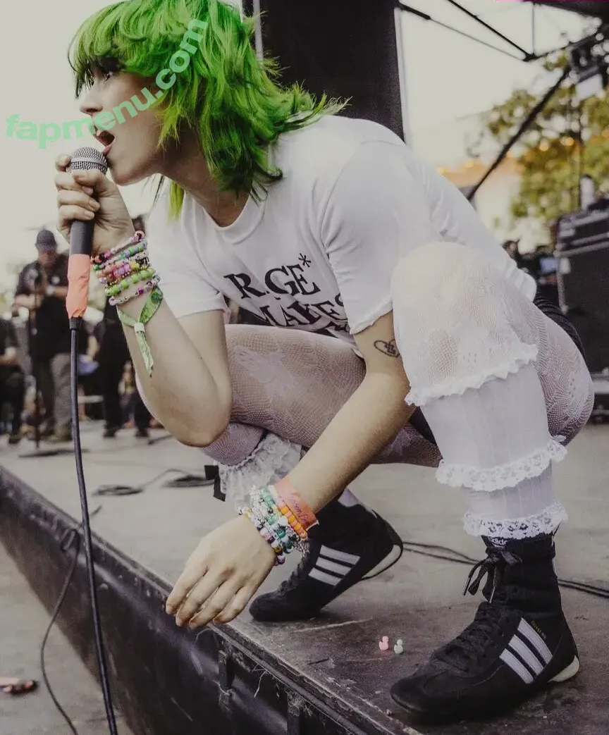 Kat Moss nude photo #0082 (8leggedbaby)