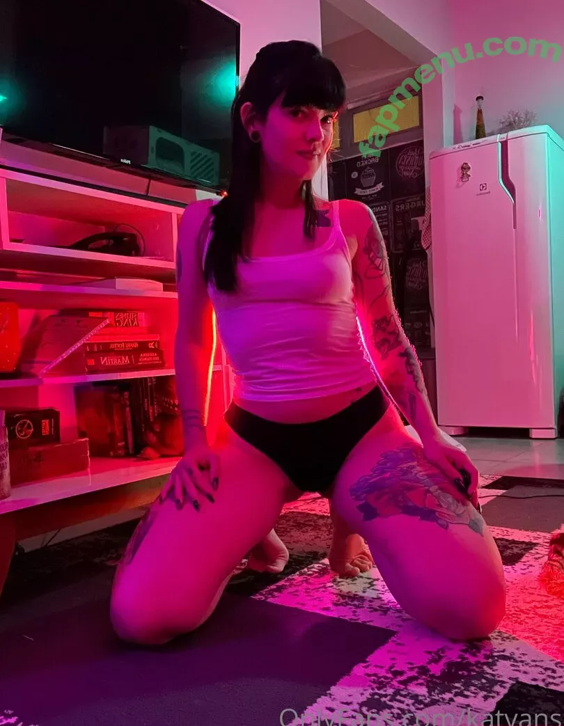 Kat Vans nude photo #0056 (katvans / katvans.sgh)