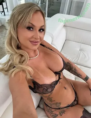 Katalina Kyle / KatKylex / KatalinaKyle / katsmeowxo nude photo #0286