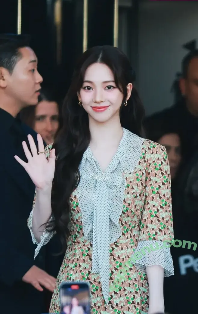 katarinabluu nude photo #1666 (Karina / aespa / karinamasfina)