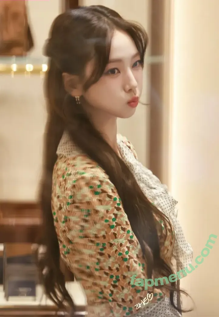 katarinabluu nude photo #1672 (Karina / aespa / karinamasfina)