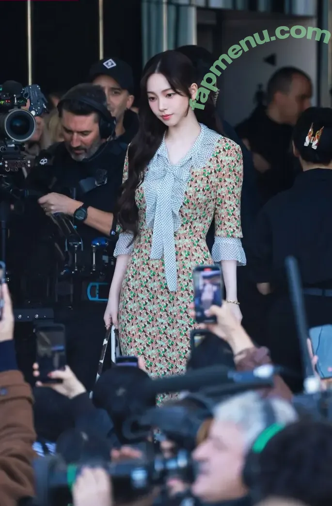 katarinabluu nude photo #1674 (Karina / aespa / karinamasfina)