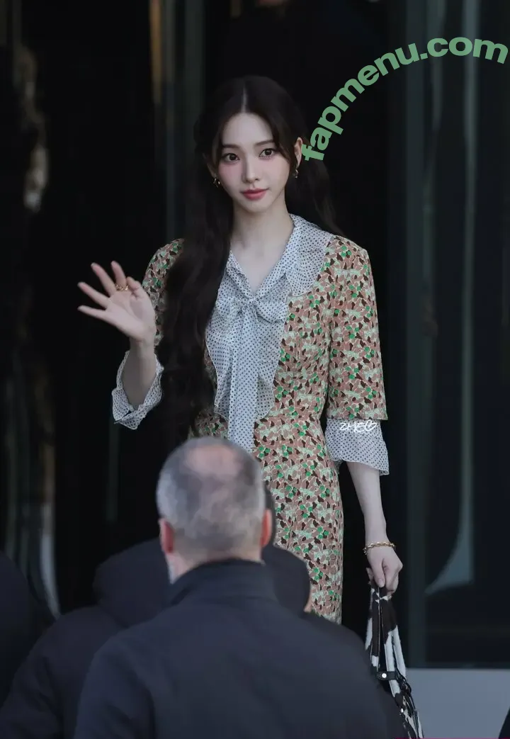 katarinabluu nude photo #1678 (Karina / aespa / karinamasfina)