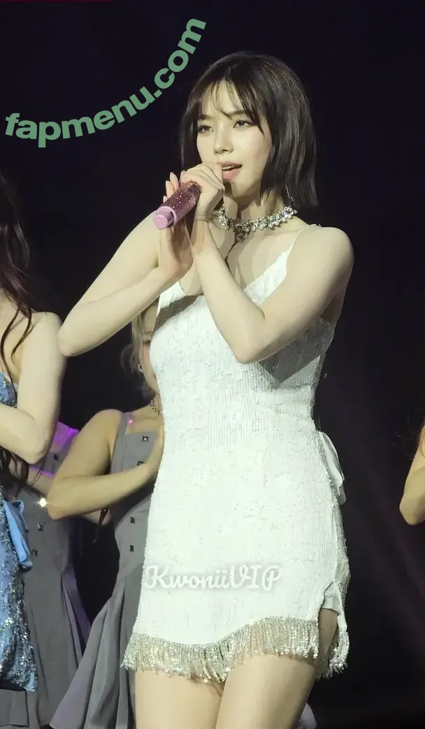 katarinabluu nude photo #1729 (Karina / aespa / karinamasfina)