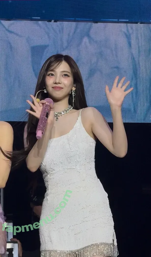 katarinabluu nude photo #1740 (Karina / aespa / karinamasfina)