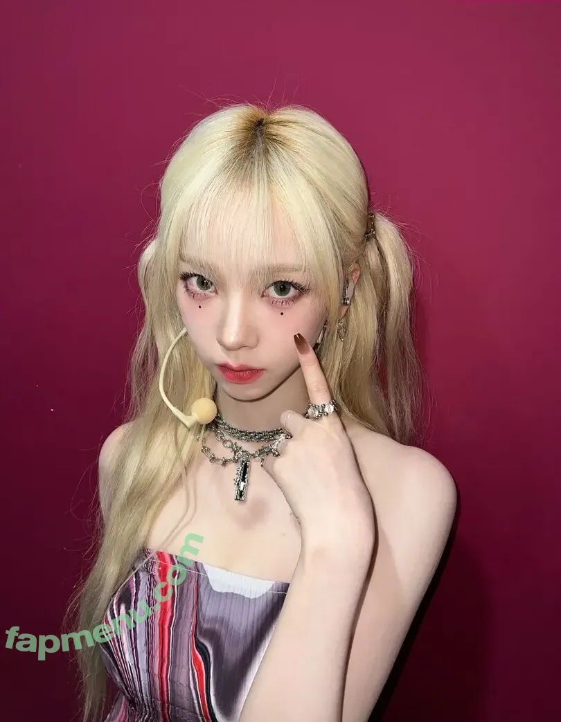 katarinabluu nude photo #1828 (Karina / aespa / karinamasfina)