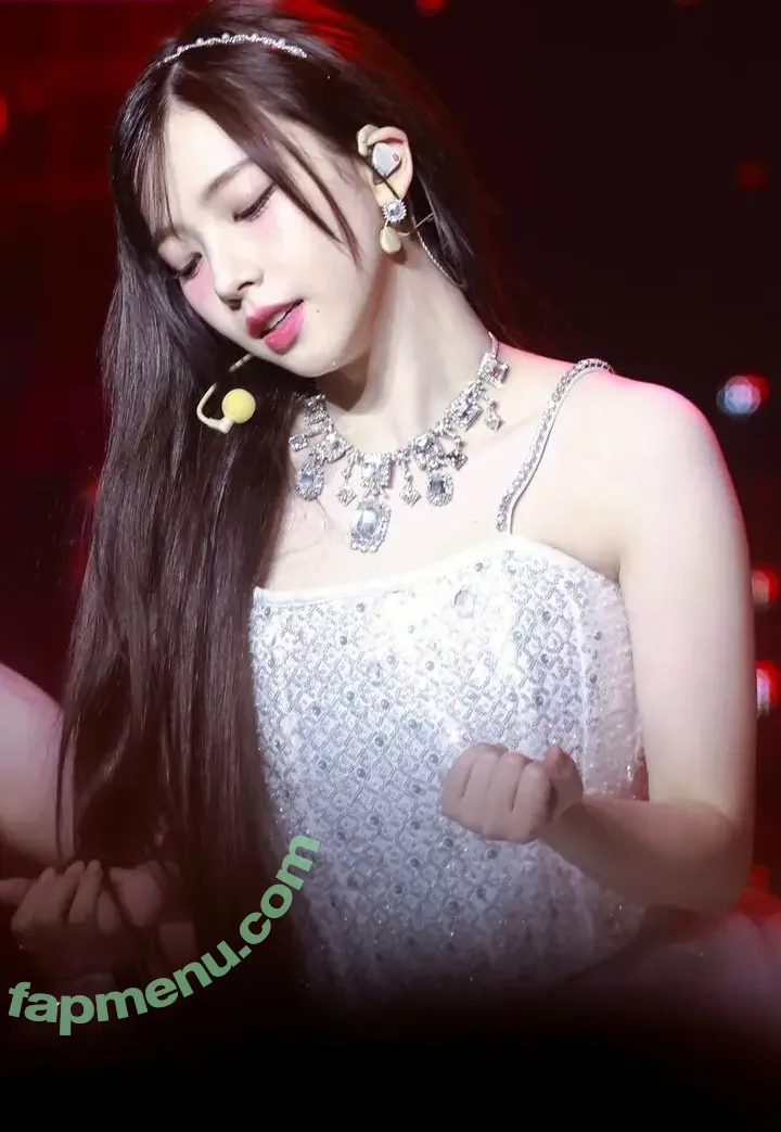 katarinabluu nude photo #1873 (Karina / aespa / karinamasfina)