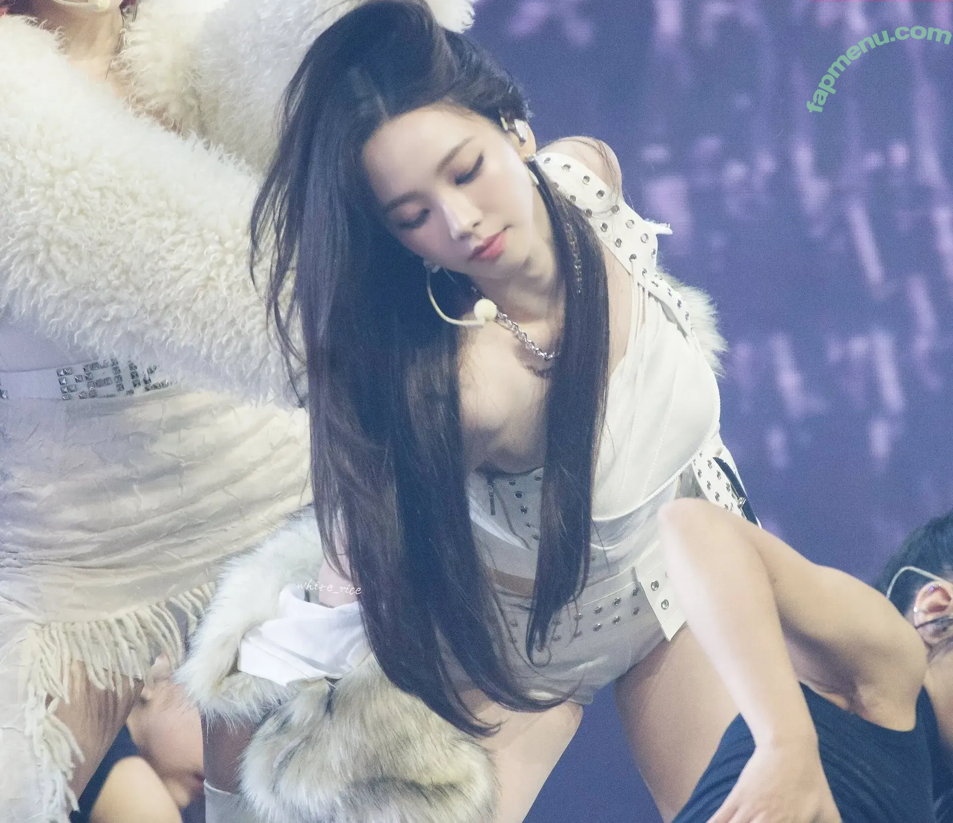 katarinabluu nude photo #1883 (Karina / aespa / karinamasfina)