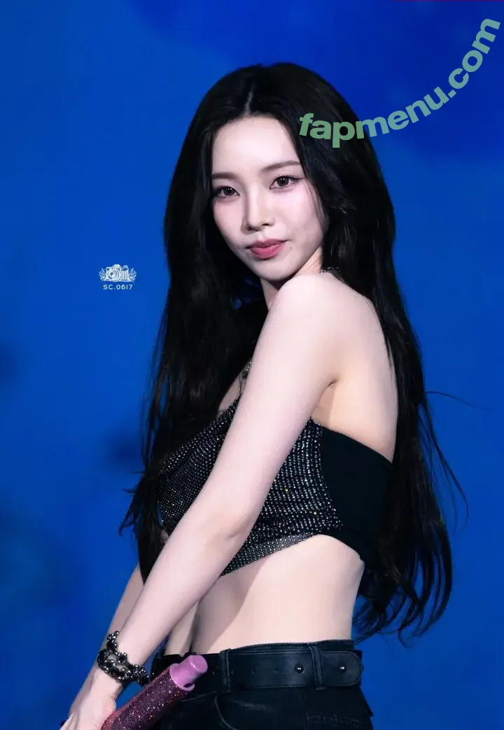 katarinabluu nude photo #1919 (Karina / aespa / karinamasfina)