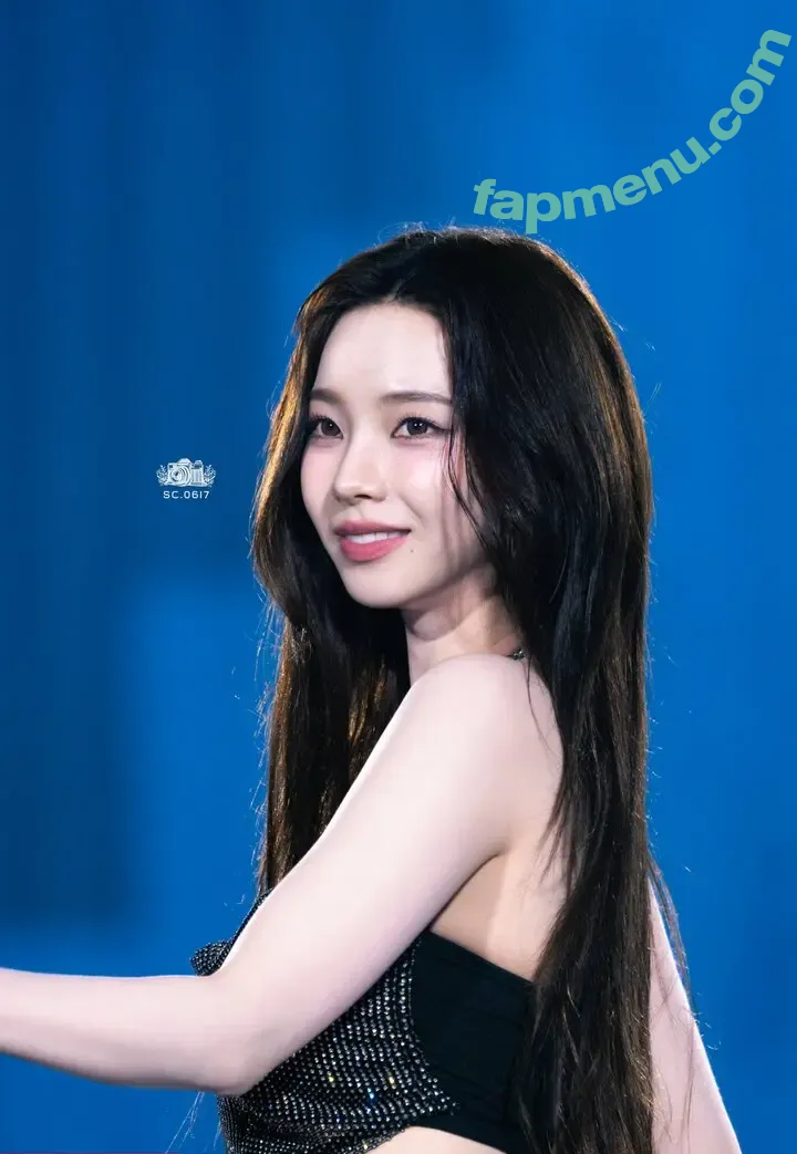 katarinabluu nude photo #1920 (Karina / aespa / karinamasfina)