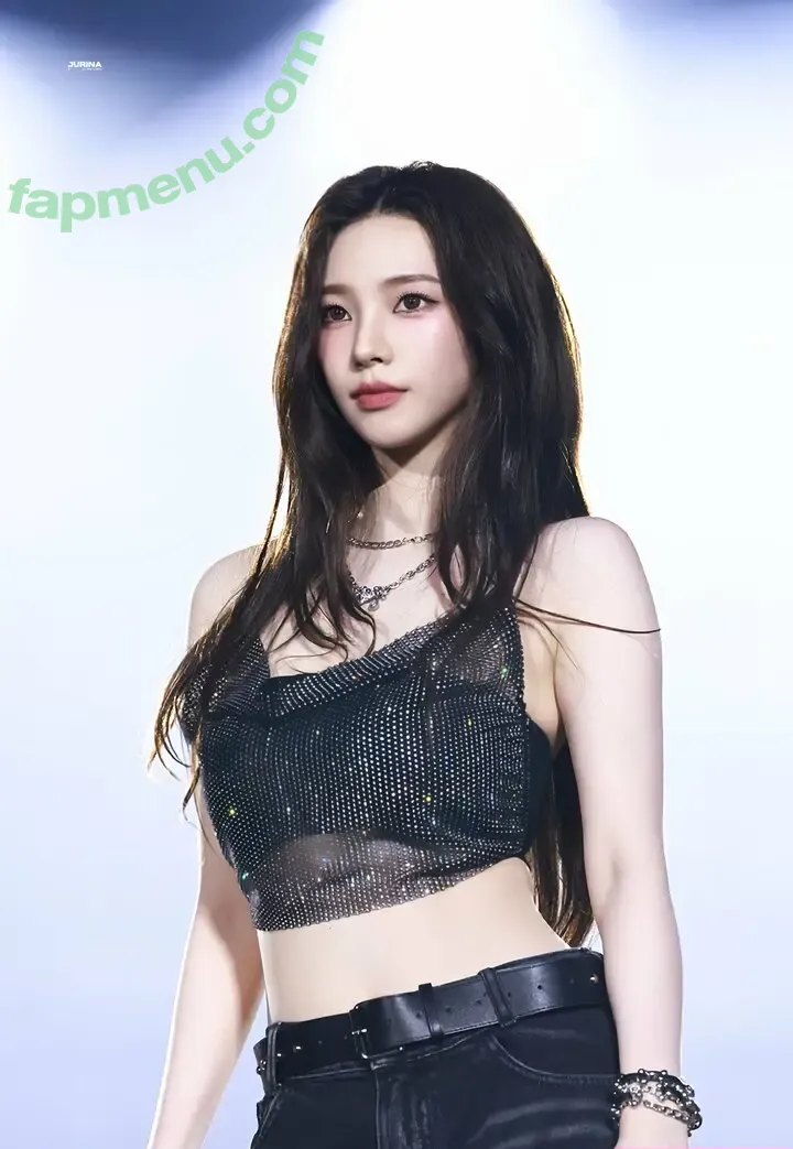 katarinabluu nude photo #1928 (Karina / aespa / karinamasfina)