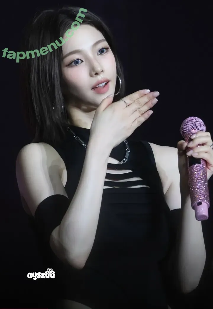 katarinabluu nude photo #1932 (Karina / aespa / karinamasfina)