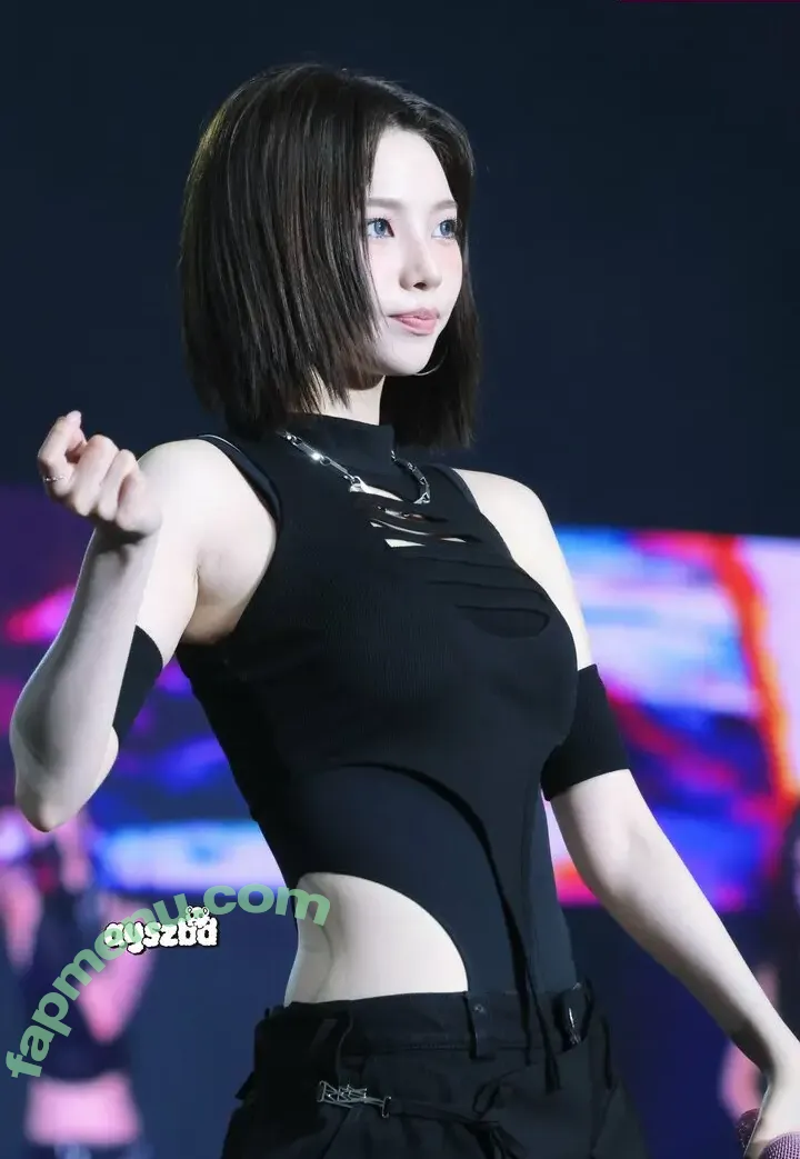 katarinabluu nude photo #1935 (Karina / aespa / karinamasfina)