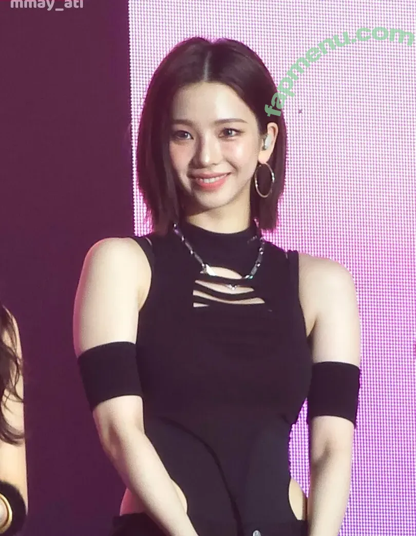 katarinabluu nude photo #1939 (Karina / aespa / karinamasfina)