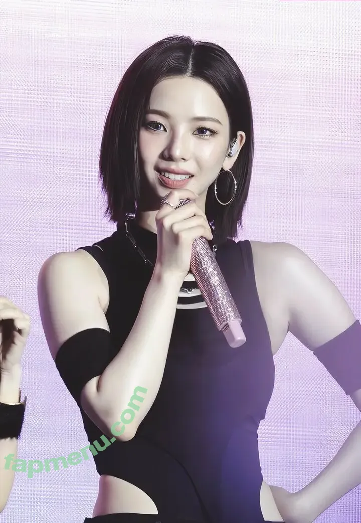 katarinabluu nude photo #1941 (Karina / aespa / karinamasfina)