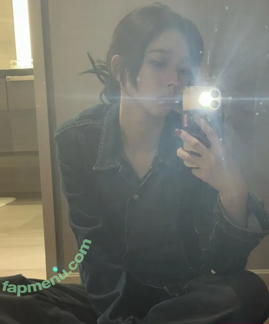 katarinabluu nude photo #1977 (Karina / aespa / karinamasfina)