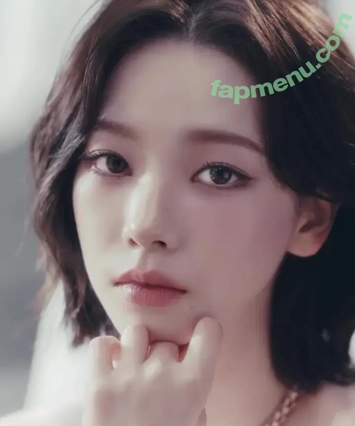 katarinabluu nude photo #2012 (Karina / aespa / karinamasfina)