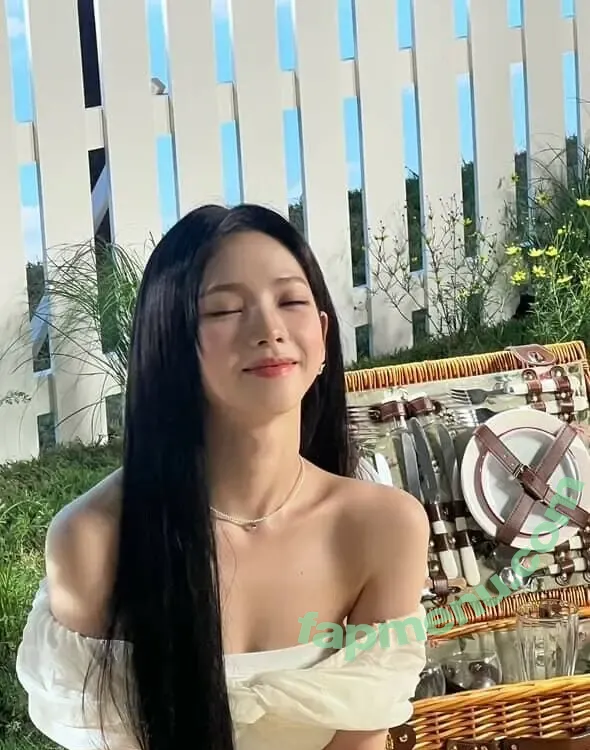 katarinabluu nude photo #2016 (Karina / aespa / karinamasfina)