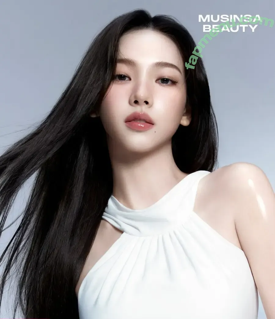 katarinabluu nude photo #2044 (Karina / aespa / karinamasfina)