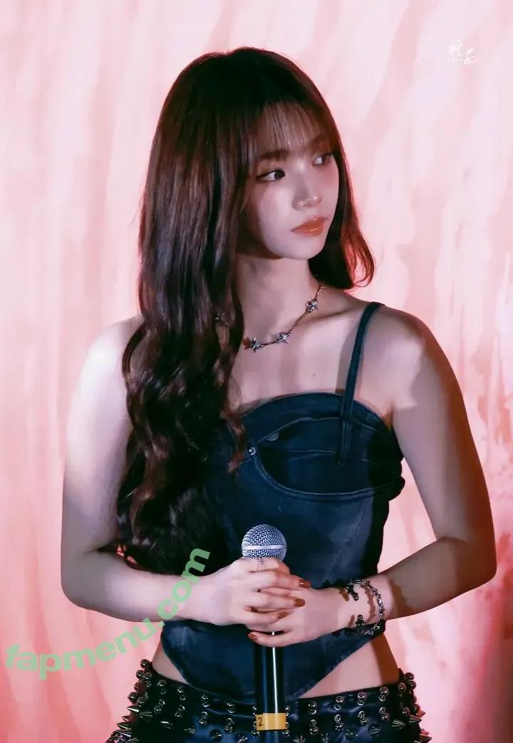 katarinabluu nude photo #2051 (Karina / aespa / karinamasfina)