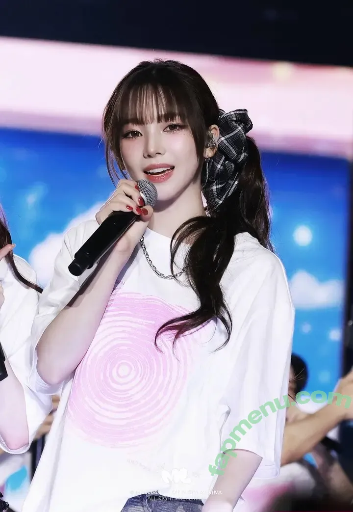 katarinabluu nude photo #2057 (Karina / aespa / karinamasfina)