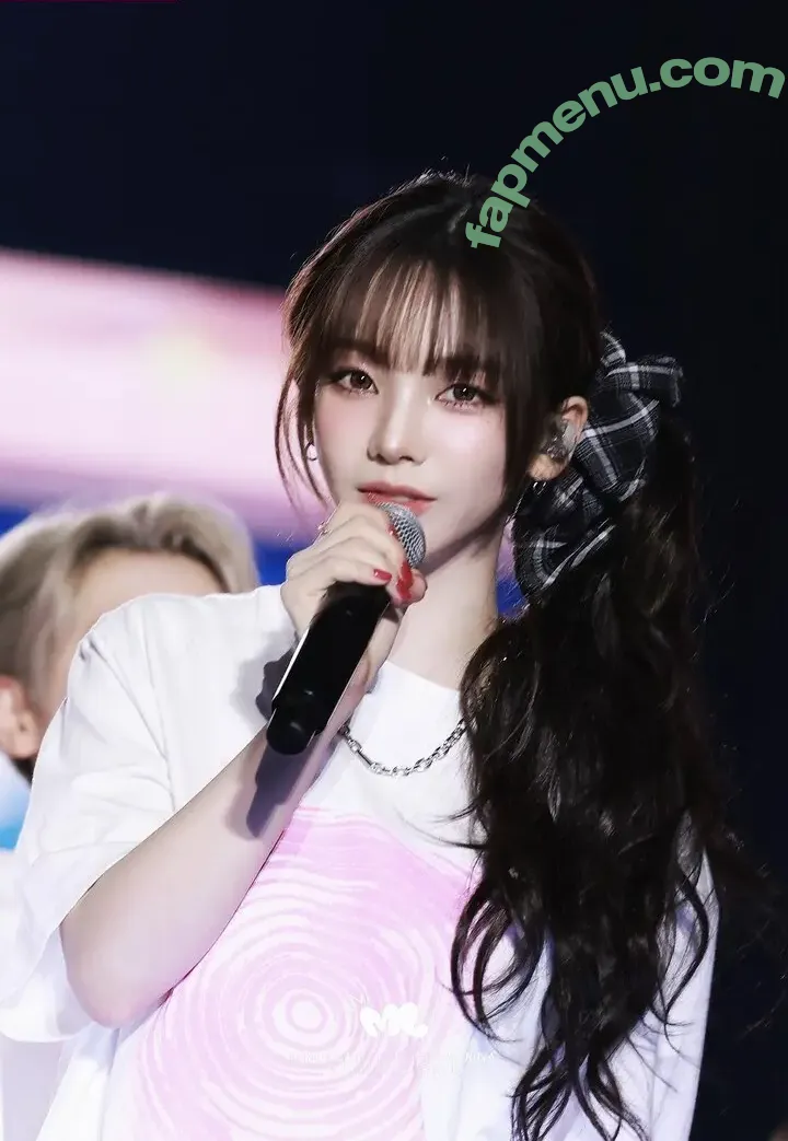 katarinabluu nude photo #2059 (Karina / aespa / karinamasfina)