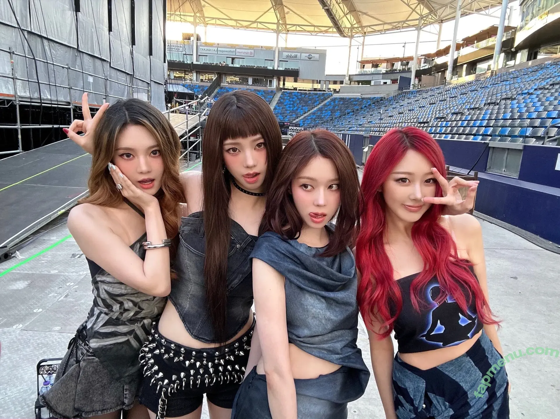 katarinabluu nude photo #2071 (Karina / aespa / karinamasfina)