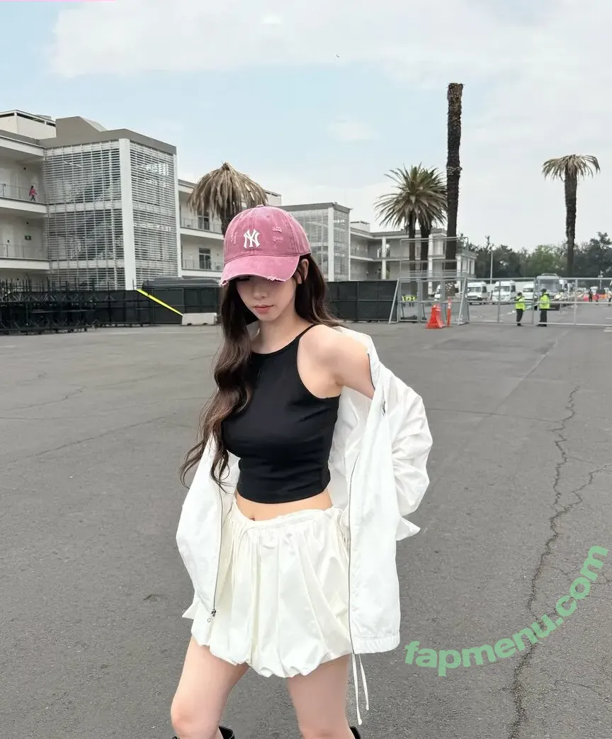 katarinabluu nude photo #2078 (Karina / aespa / karinamasfina)