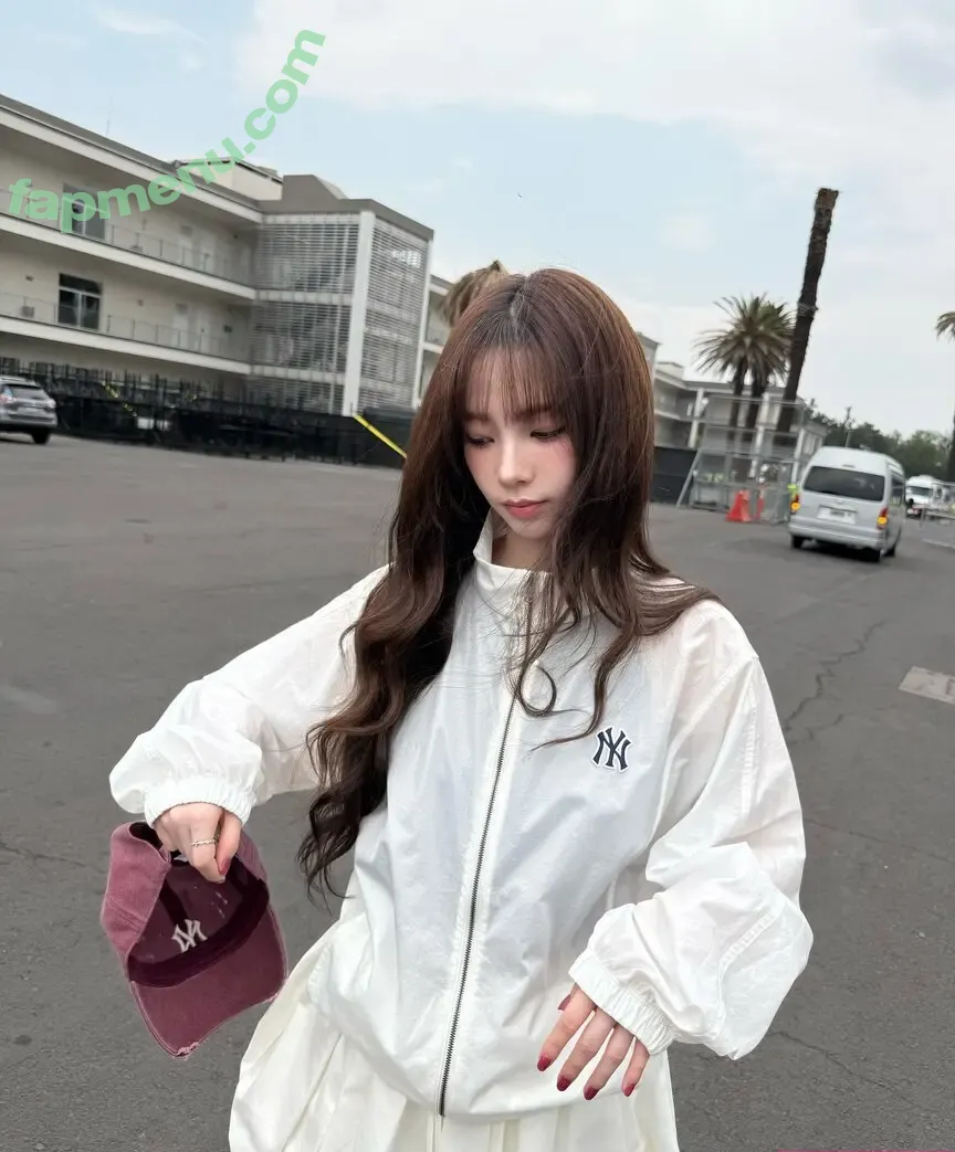 katarinabluu nude photo #2080 (Karina / aespa / karinamasfina)