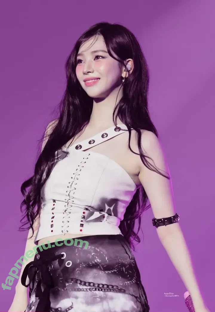 katarinabluu nude photo #2083 (Karina / aespa / karinamasfina)