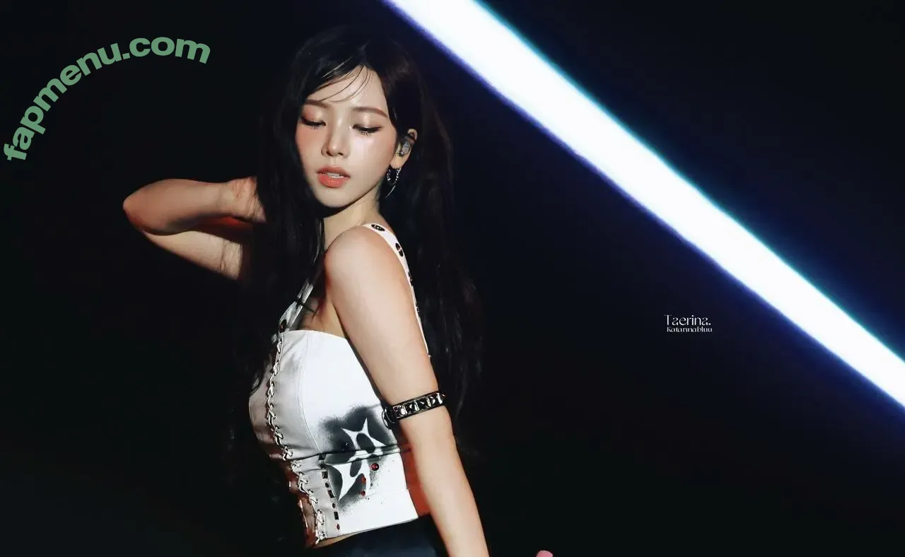 katarinabluu nude photo #2086 (Karina / aespa / karinamasfina)