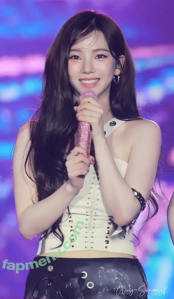 katarinabluu nude photo #2090 (Karina / aespa / karinamasfina)