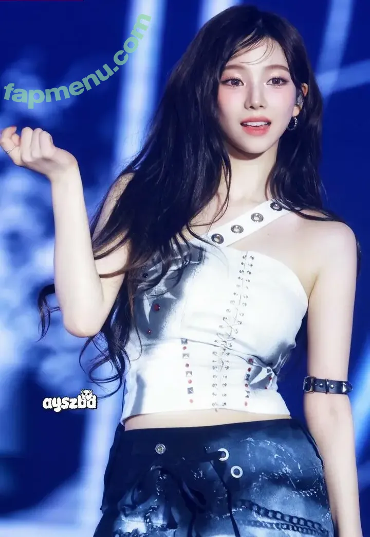 katarinabluu nude photo #2097 (Karina / aespa / karinamasfina)